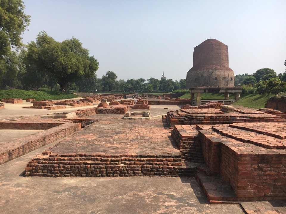 Indien - Varanasi - Next Day: Holy city of Sarnath, Buddha's place of his first speech 