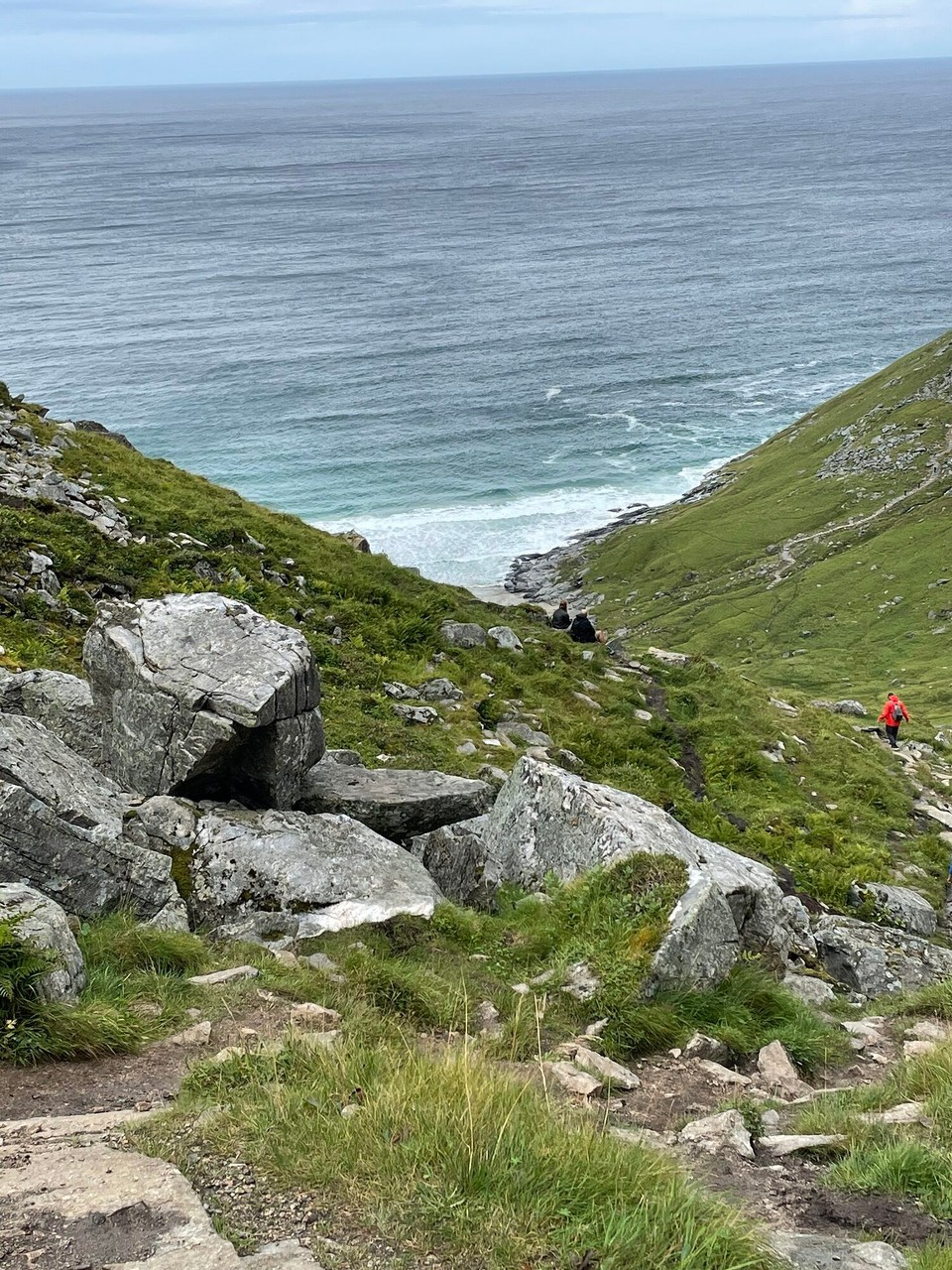 Norwegen - Bøstad - Kvalvika Beach von oben…