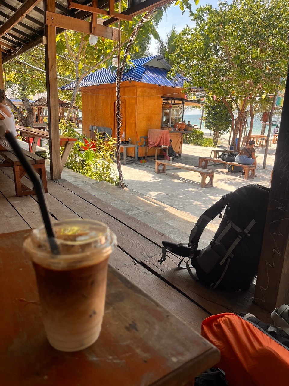 Cambodia - Kiri Sakor - Travel morning to Koh Sdach 
A remote island with only a mad monkey and locals, gunna take some time here for rest and relaxation 
Met two girls on the boat, Cat & Lucy, all solo travellers and all happen to be in the same dorm 