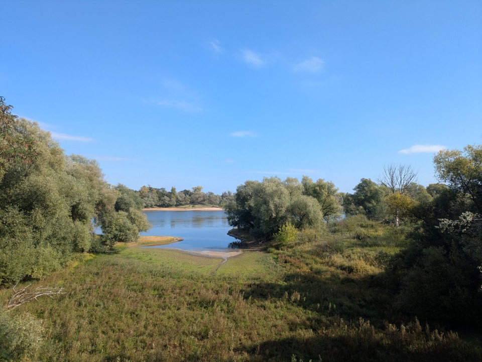 Deutschland - Lenzen (Elbe) - Dann ging es aber wirklich auf die Strecke, die wunderbare Elbe immer im Blick.