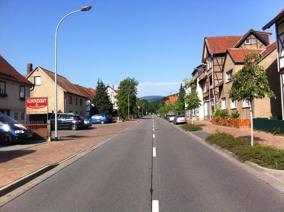 Germany - Wernigerode - Wernigerode: Früh aufstehen, L100 nach Schierke