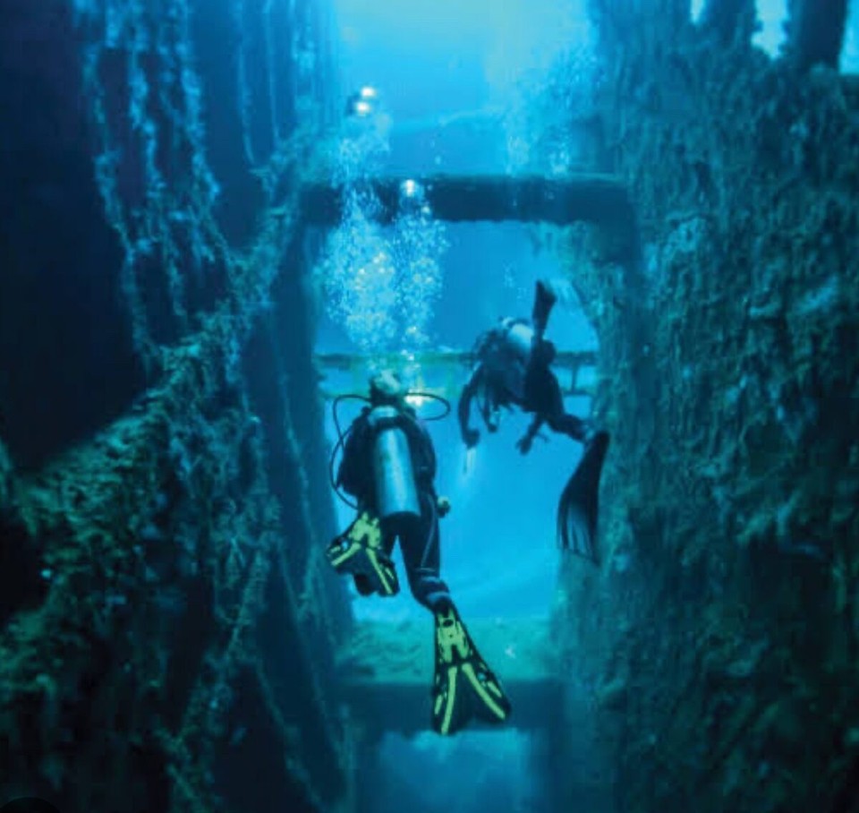Thailand - Takua Thung - Diving the Boonsung Wreck