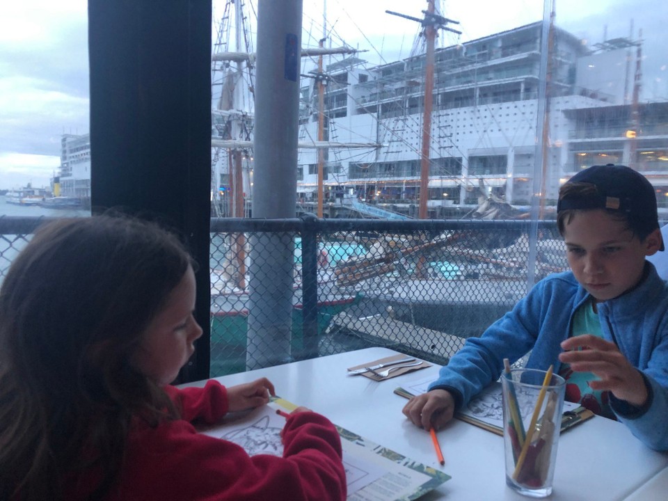 Neuseeland - Auckland - Abendessen mit Blick auf unser Appartment