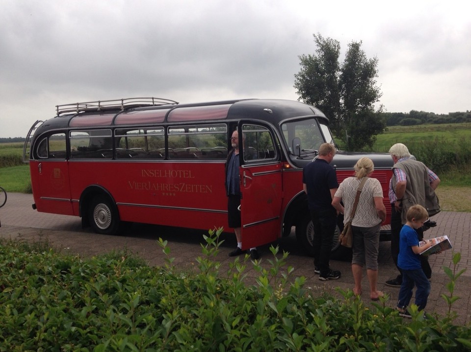 Deutschland - Borkum - InsekrundfHgteith the Oltime. Having a rest for coffee at  the "Hühnerfarmf"!