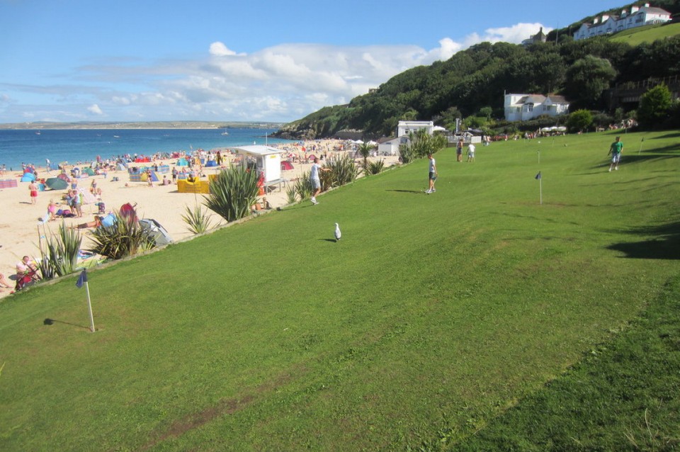 Vereinigtes Königreich - St Ives - Golfen am Strand 