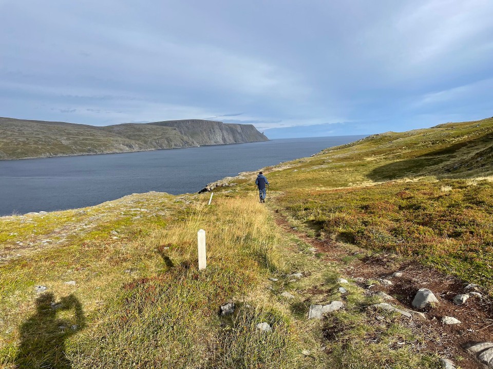 Norwegen - Skoganvarre - Wanderung zum Kirkeporten bei Sonnenschein 