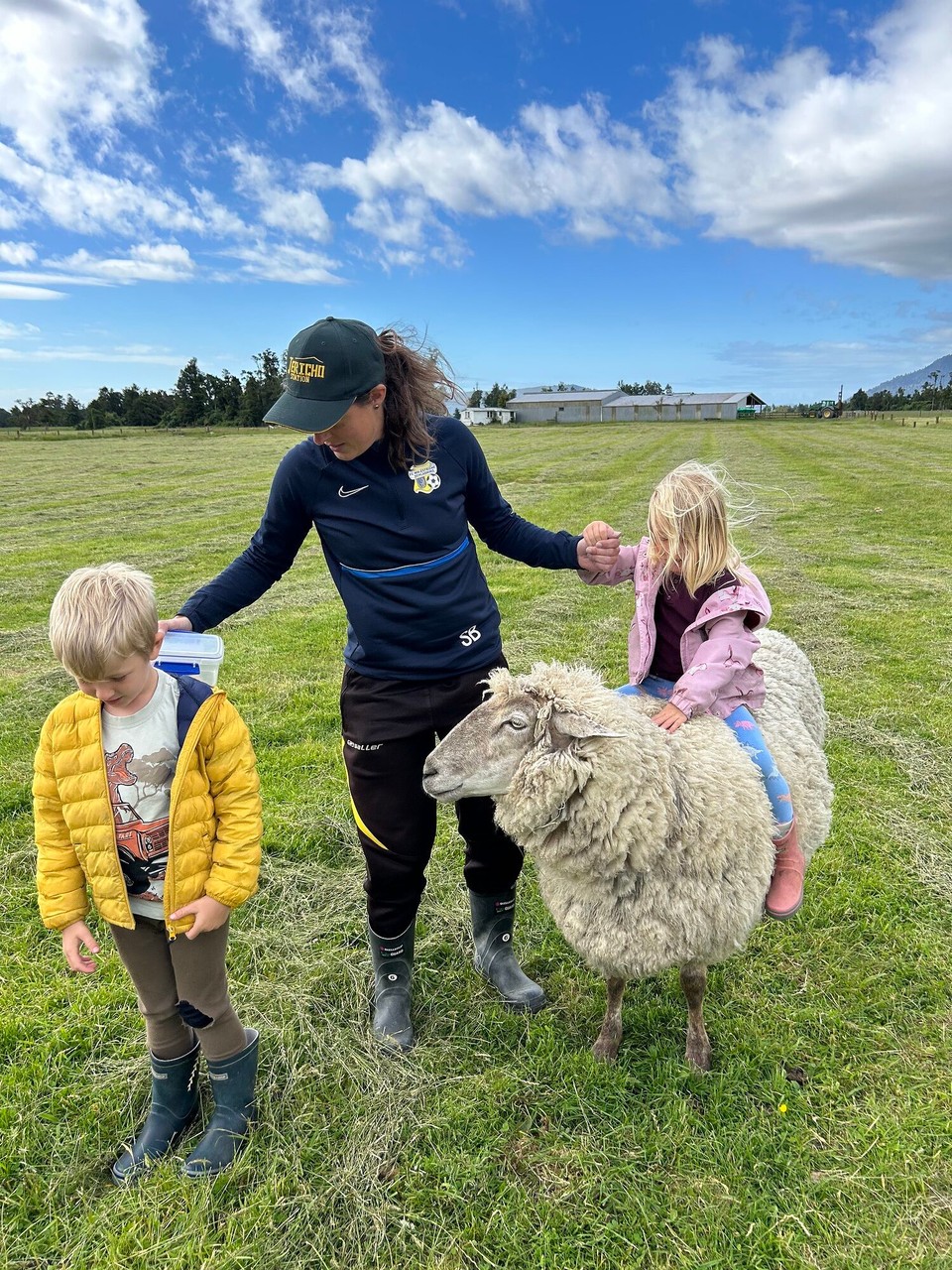 Neuseeland - Harihari - Schaf mit Rosinen gefüttert, so schnell konnte ich gar nicht schauen war alles weg 🙈😂