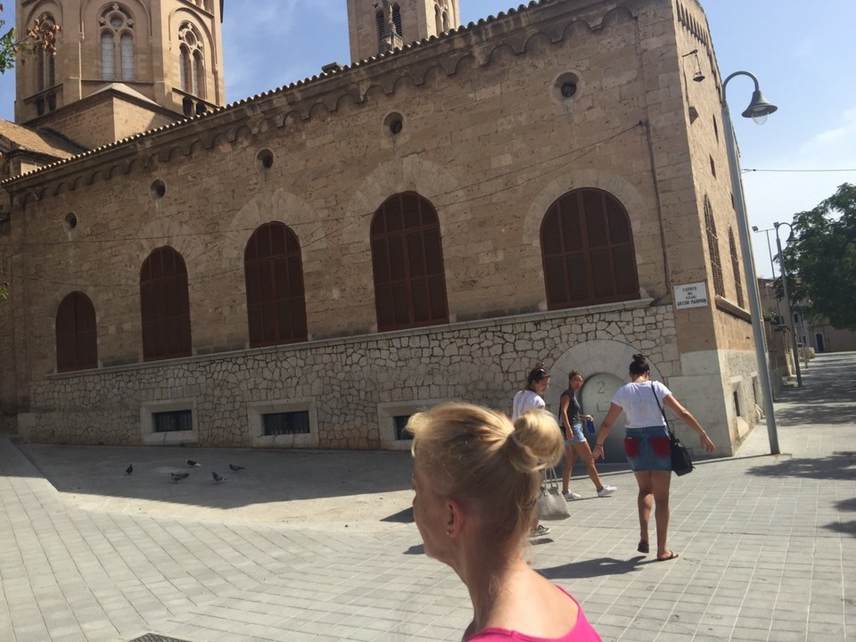  - Spain, Palma de Mallorca - Sporting the Majorca Bobble hairstyle. 