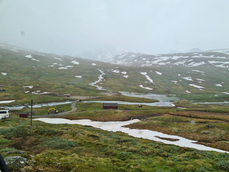 Norwegen - Skåbu - 4 Grad und Schnee am Sognefjell
