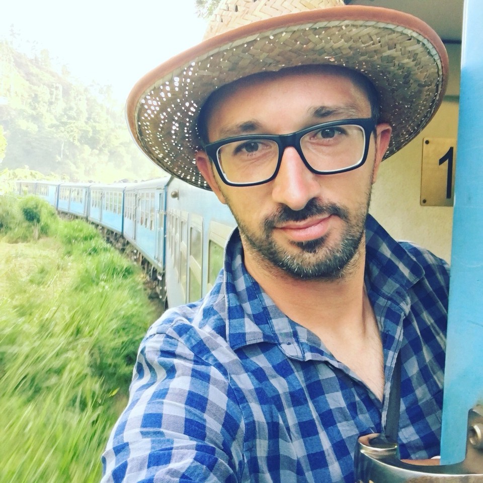 Sri Lanka - Kandy - Nach 7,5h erreicht der Zug Ella, die vorletzte Station der Bahn, wo ich am Vorabend ein Zimmer gebucht habe.
Bisher definitiv das Highlight des Aufenthaltes in Sri Lanka! Ich bin sehr dankbar noch den letzten Sitzplatz bekommen zu haben.