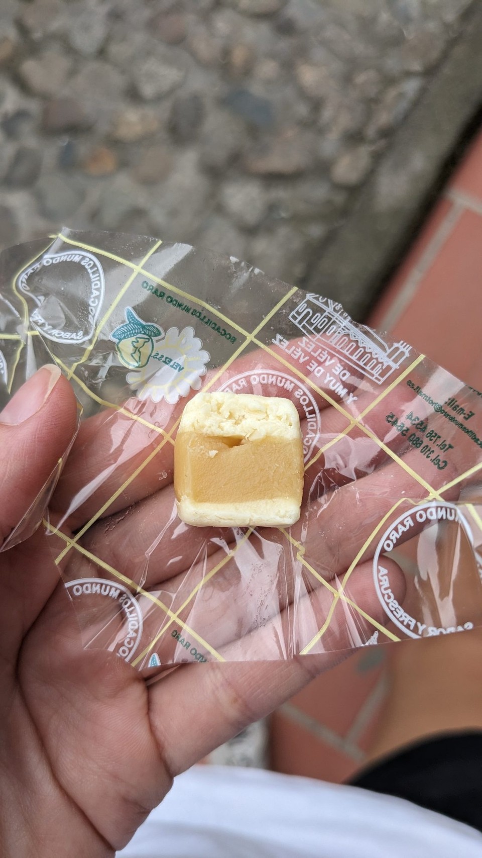 Kolumbien - Guatapé - Kleine Nascherei geschenkt bekommen... Naja was soll ich sagen ... Danke nein danke ^^ purer Zucker wäre weniger süß :D