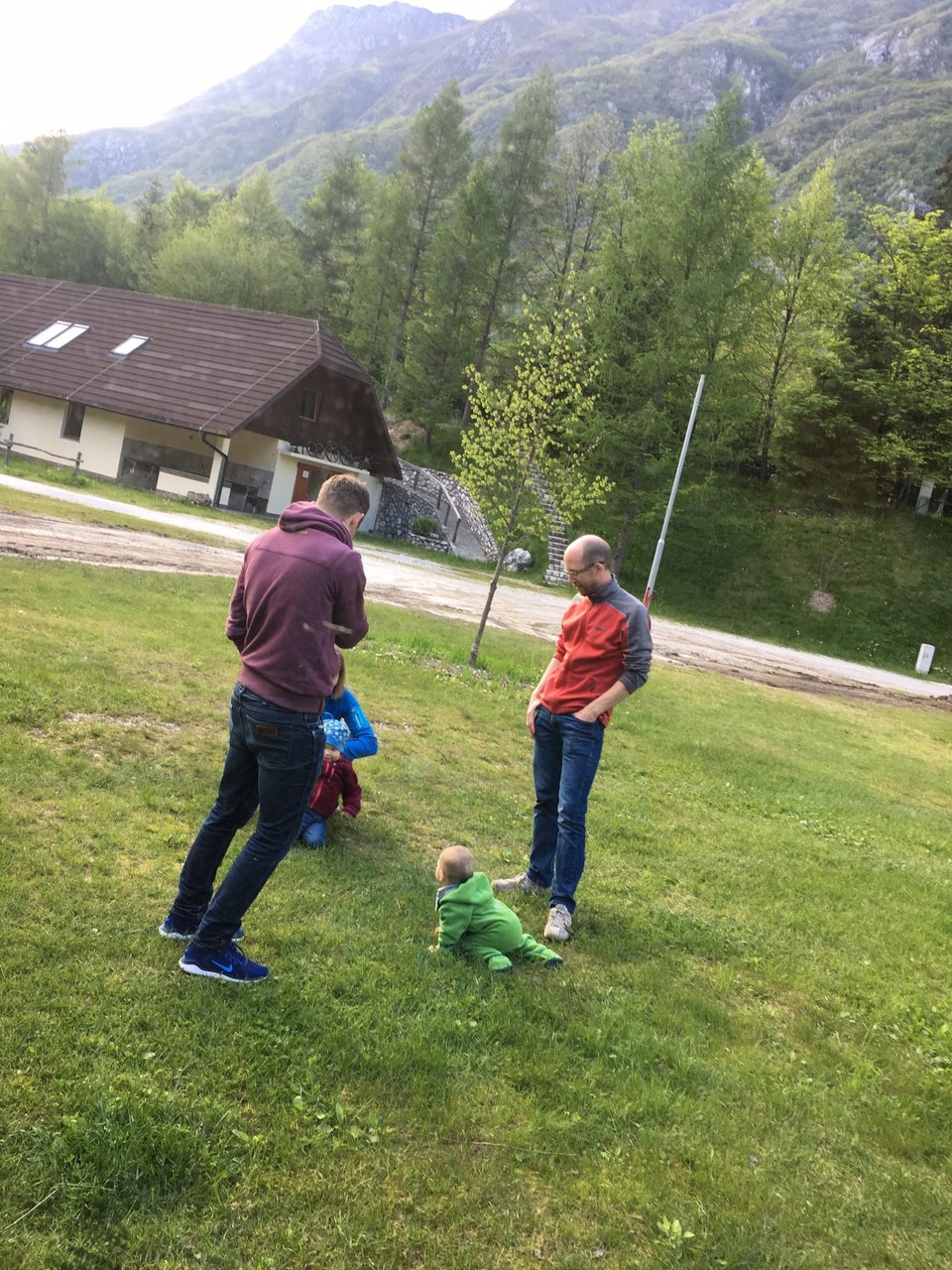 Slowenien - Bovec - Erste Kontakte zu den Nachbarn werden geknüpft 