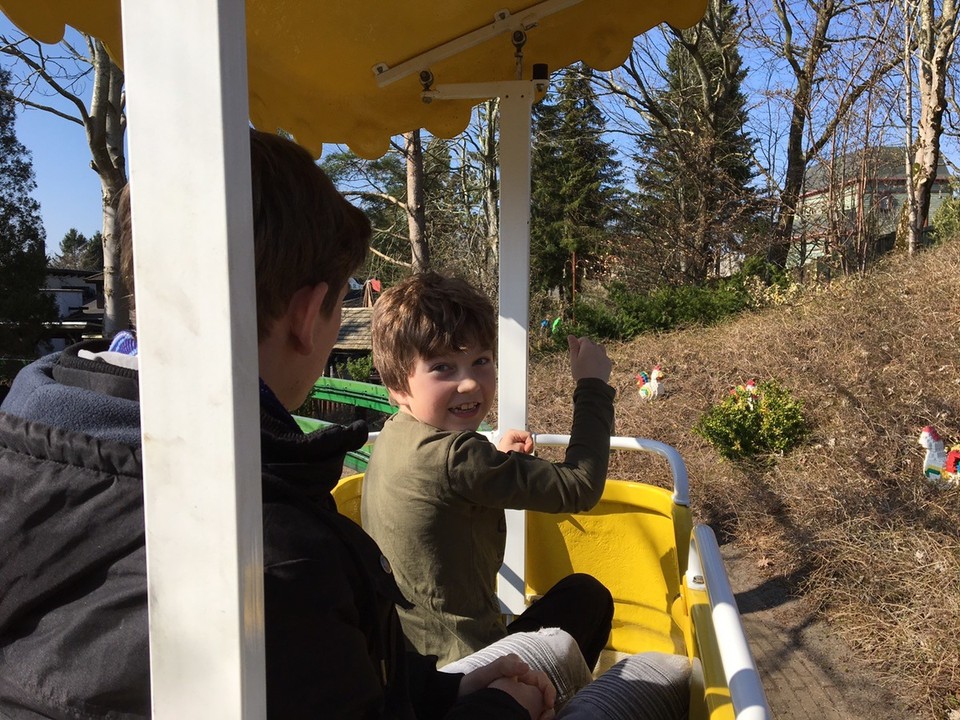 Dänemark - Billund - Die Monorail in 5 m Höhe gab es auch schon beim Besuch.