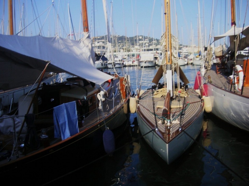 Frankreich - Cannes - ...und Wohnen auf dem Wasser