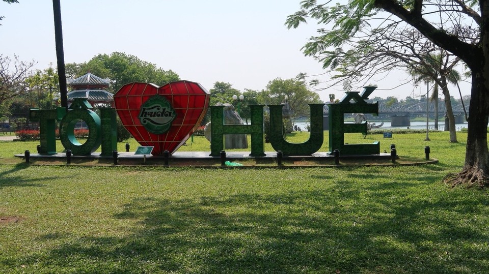 Vietnam - Huế - HUE... jetzt weiß ich wie Phillips auf den Namen meiner Lieblingsbirnen gekommen ist 😉🙄