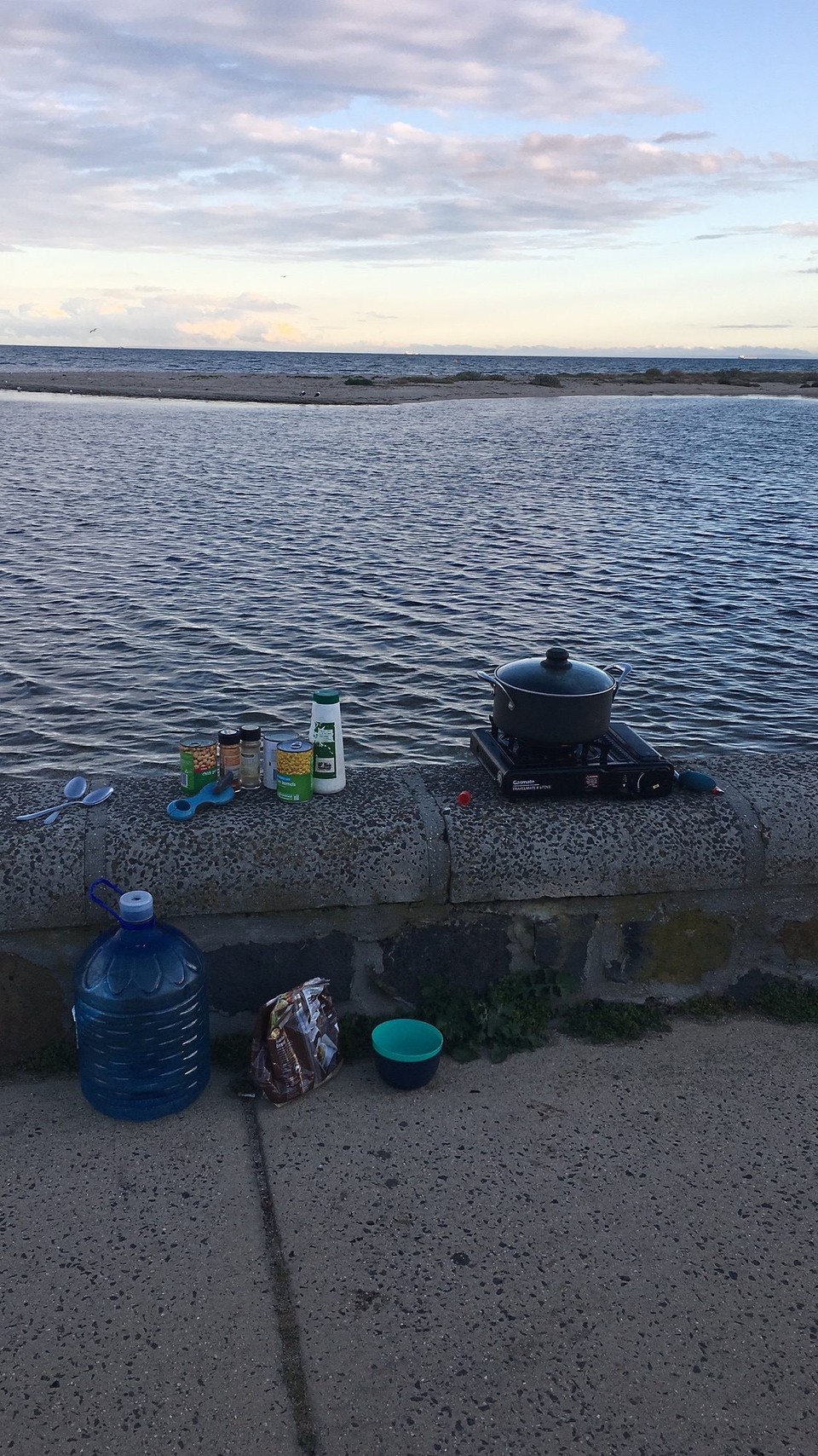 Australien - Apollo Bay - Wir müssen jetzt neue Taktiken fürs Kochen entwickeln.