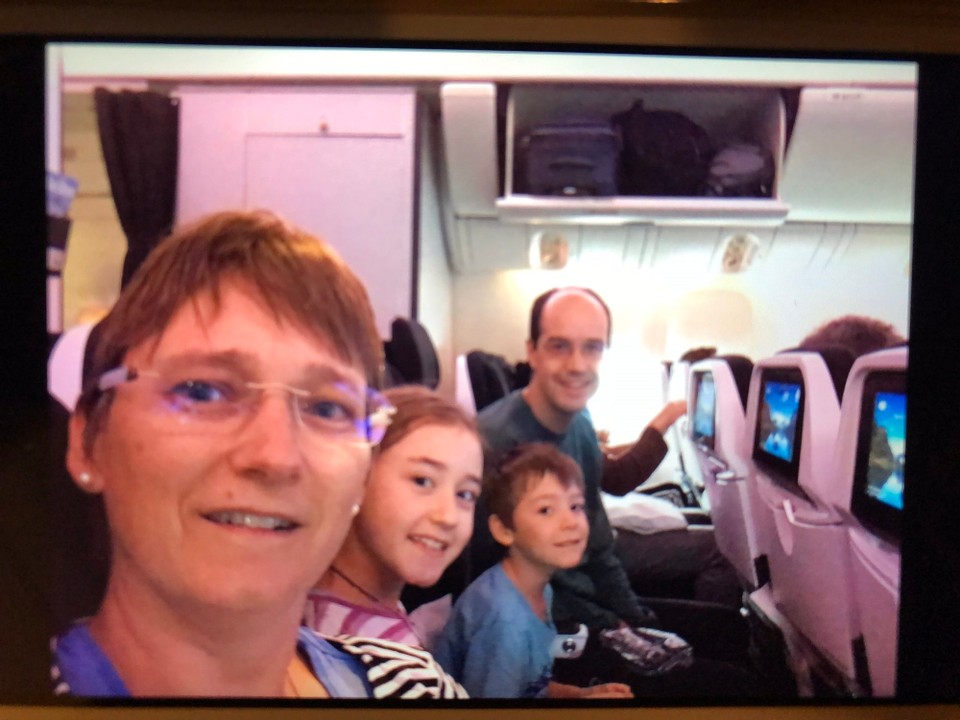 Neuseeland - Auckland - Im Flugzeug haben wir eine 4er Reihe in der Mitte.