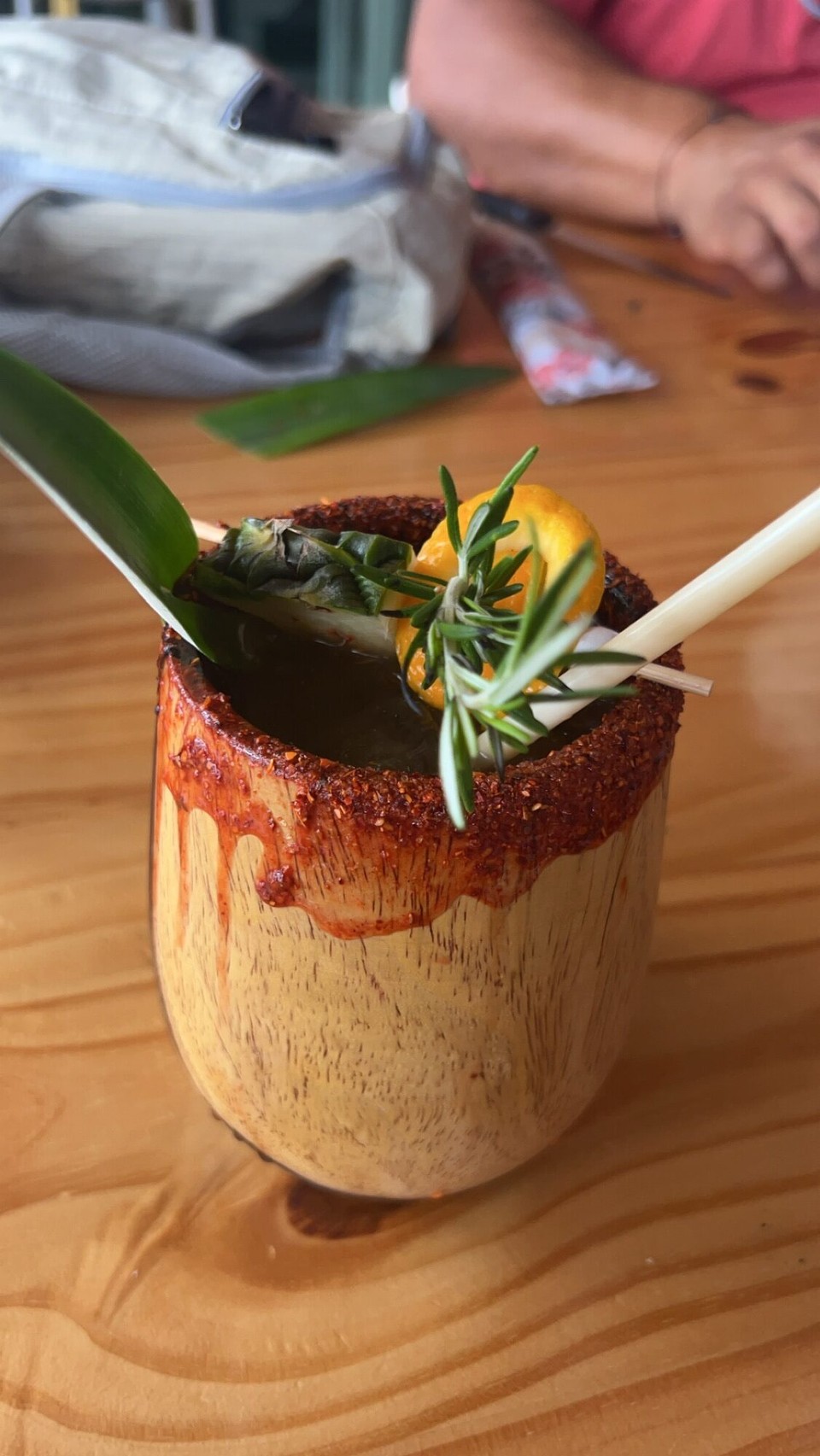 Costa Rica - La Fortuna - Und aschlüssend bini mit eme Ehepäärli woni be de Zip Line kenne glernt ha wo ca 40-50i gsi sind ines Resti go z‘morge esse und iwie hani chli s‘Gfühl das sind swingers gsi aber ish mer eig glich, sie hend für mis Esse und Drinks zahlt und ich gseh sie nie meh😂