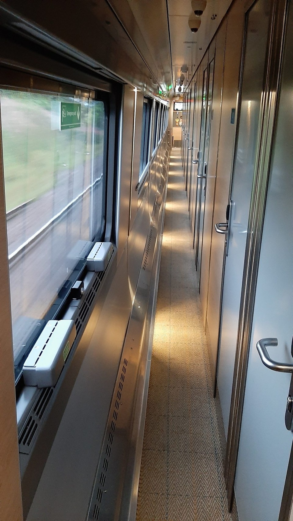 Vereinigtes Königreich - Glasgow - Die Gänge im Zug sind ganz schön eng, genauso die Zimmer...