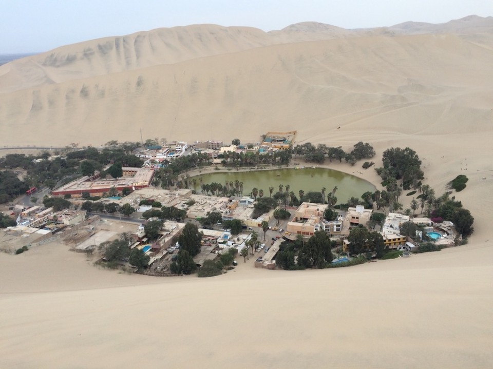 Peru - Huacachina - Die Oase wird unterirdisch aus den Anden gespeist