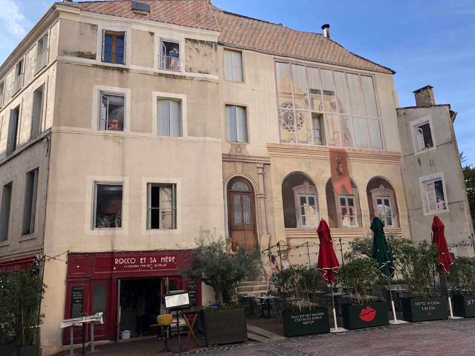 Frankreich - Montpellier - Wie viele Fenster sind echt?