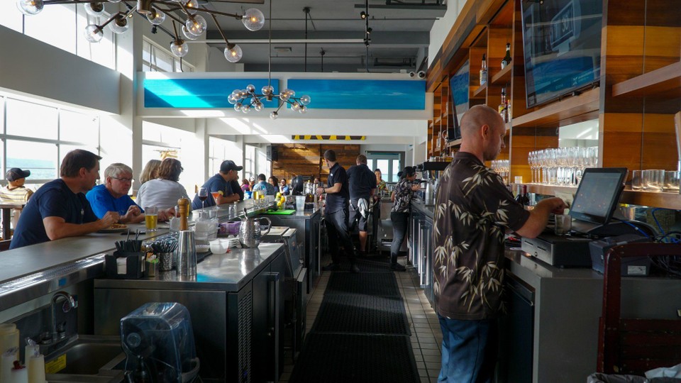 USA - Hilo - An der Bar müssen wir den Sturm abwarten