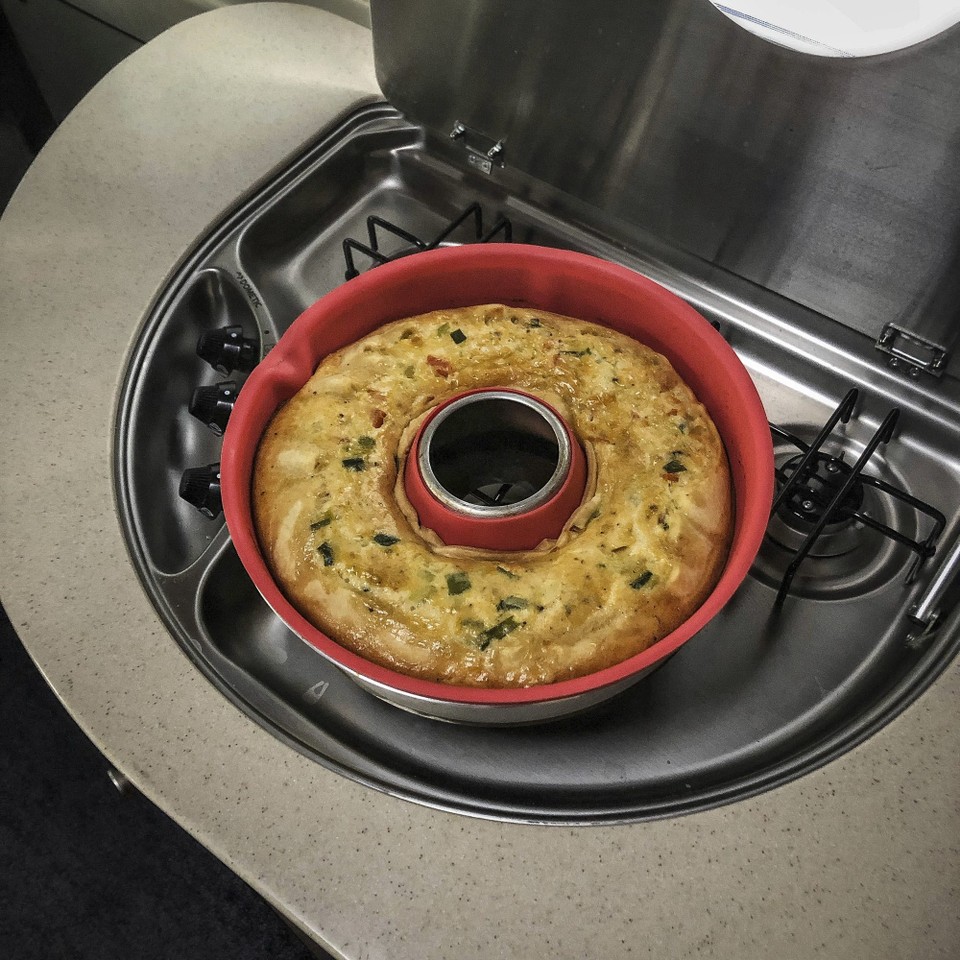 Schweden - Älmeboda - Gemüse-Quiche - Unser "Backofen" funktioniert tatsächlich. 
