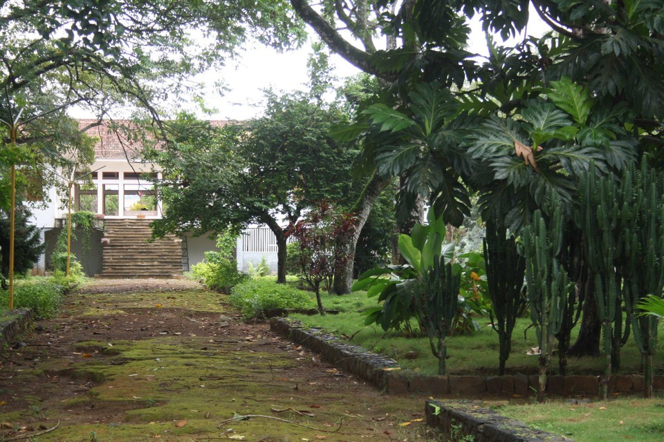 São Tomé und Príncipe - São Tomé - Roca Agostinho Neto