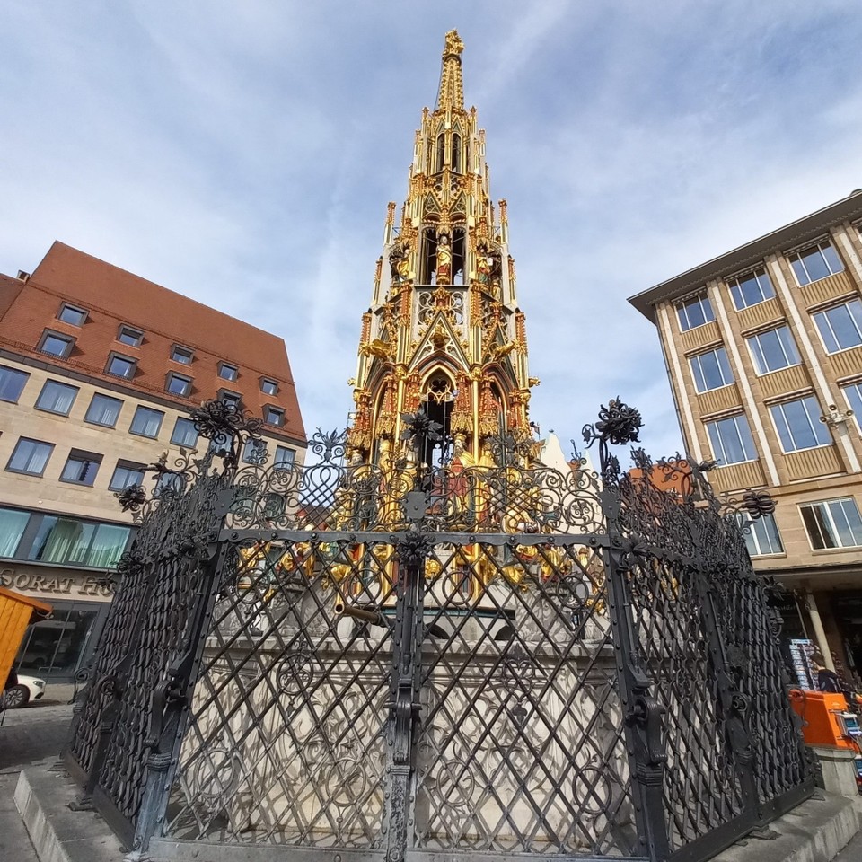 Deutschland - Nürnberg - Der schöne Brunnen
