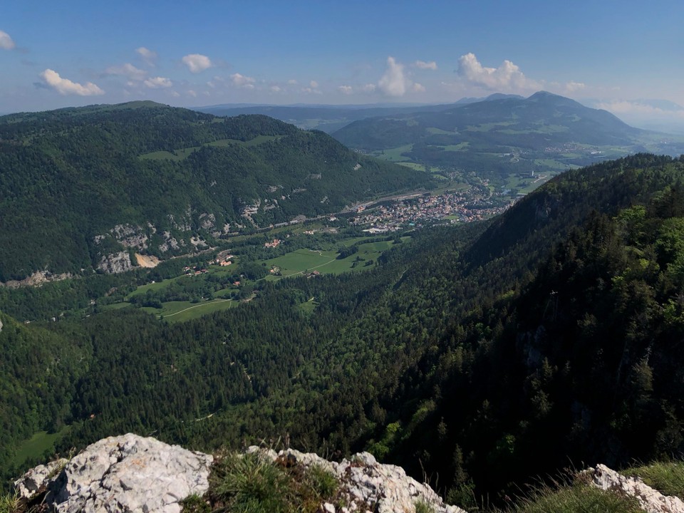 Schweiz - Vallorbe - Unser heutiges Etappenziel, Vallorbe, ist auch schon zu sehen.