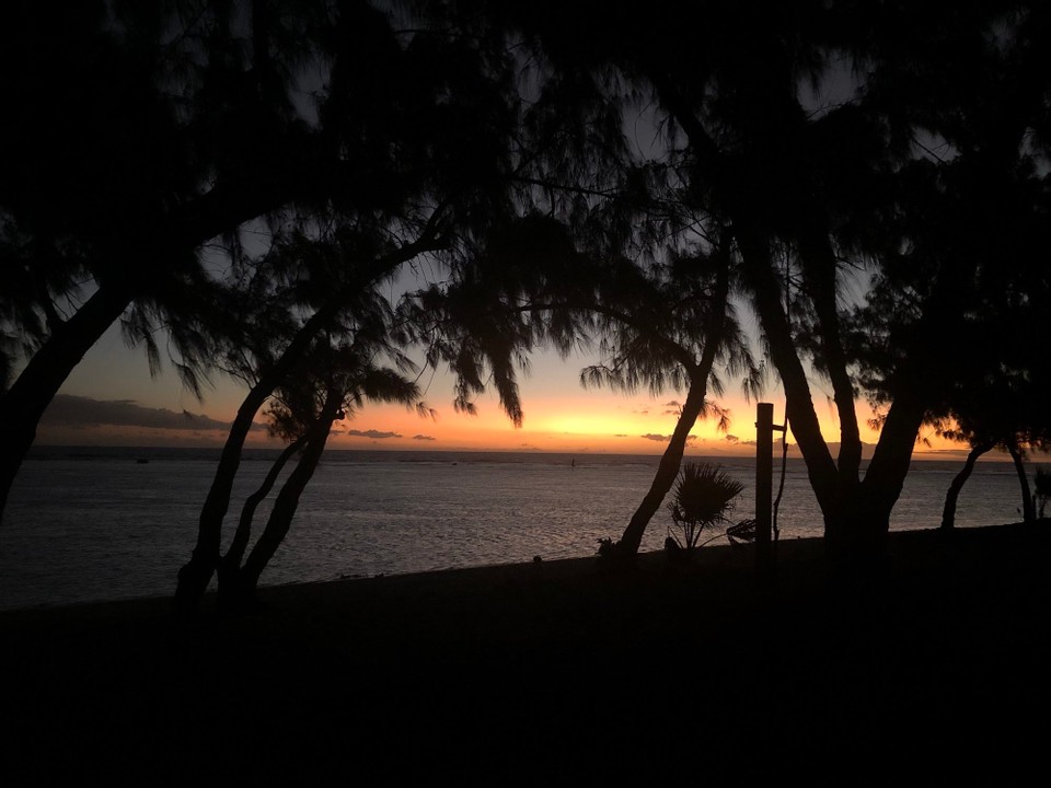 Réunion - Saint-Gilles les Bains - Sonnenuntergang um 6:30 Uhr