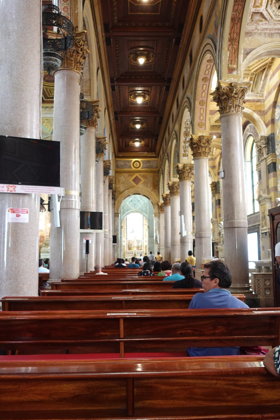 Brasilien - Belém - Seiteschëff an der Basilika
