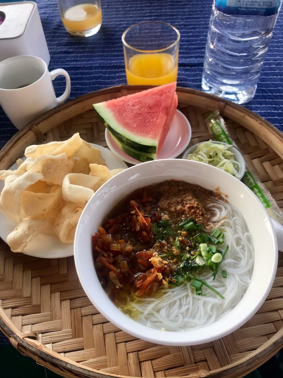 Myanmar (Burma) - Inle Lake - Frokosten på hostellet :D