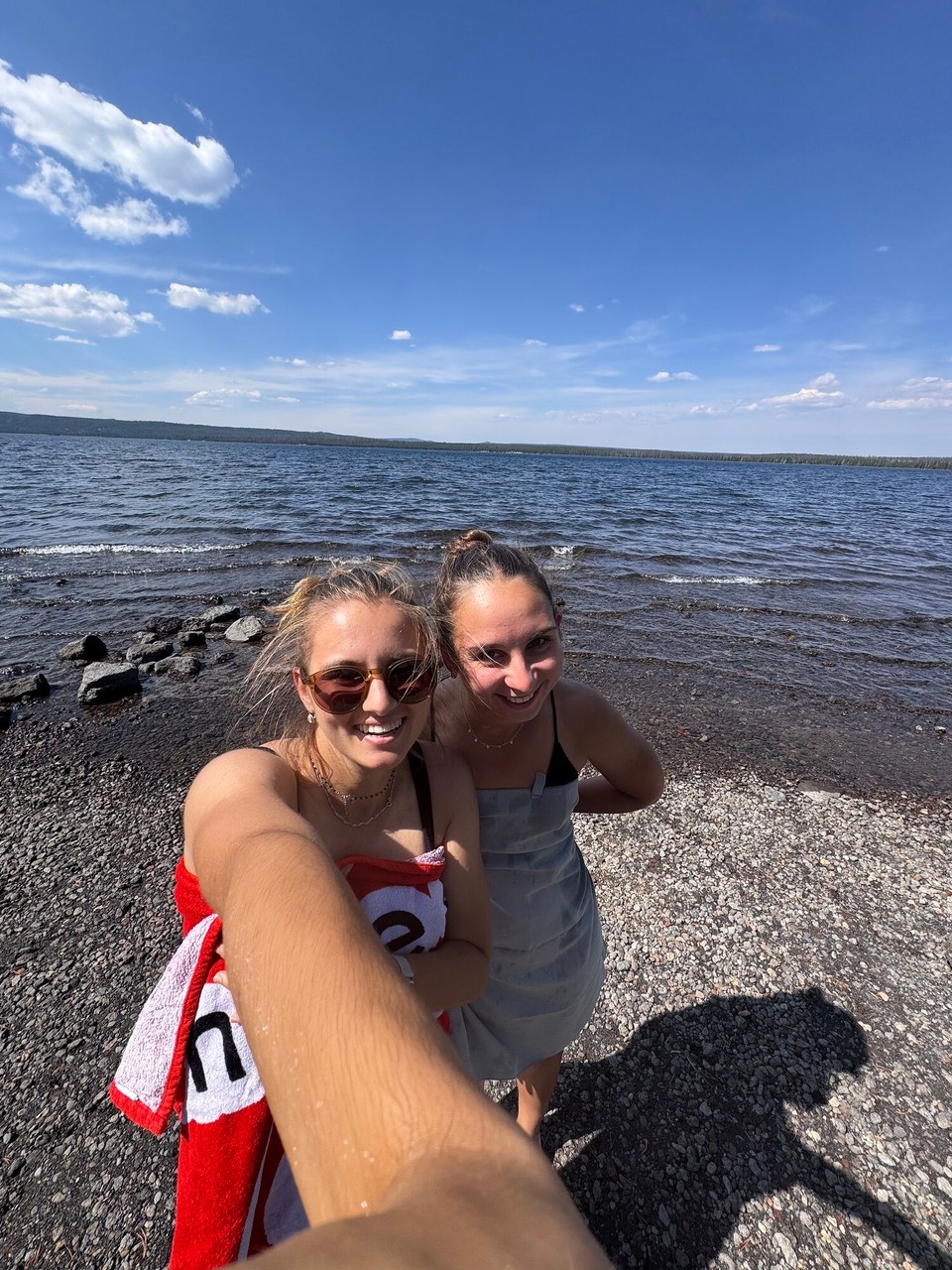 Vereinigte Staaten - Yellowstone National Park - Bevor mier denn zrugg uf de Camping sind, hemmeg üs no schnell im Lewis Lake abküehlt.😊
