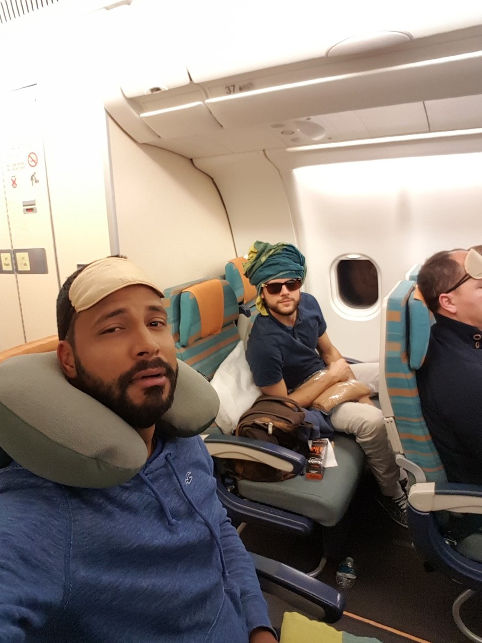 Thailand - Bangkok - Der Flug ist sehr entspannt verlaufen.  Zwischenlandung in Oman.  