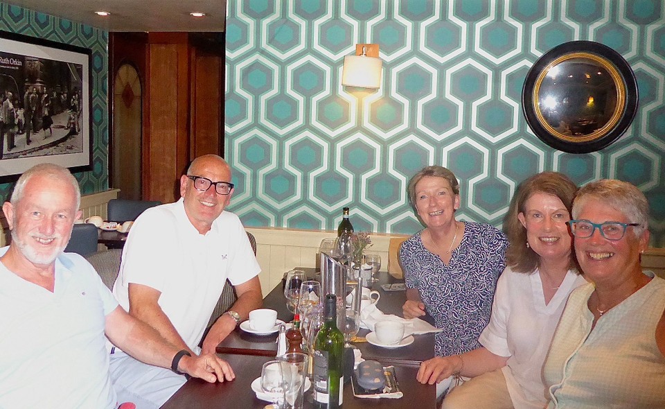 Ireland - Kinsale - Lovely to meet up with Noel, Nora and Regina over a meal at The White House. Kevin and Regina particularly enjoyed the fish and chips - “best ever” according to Kevin.