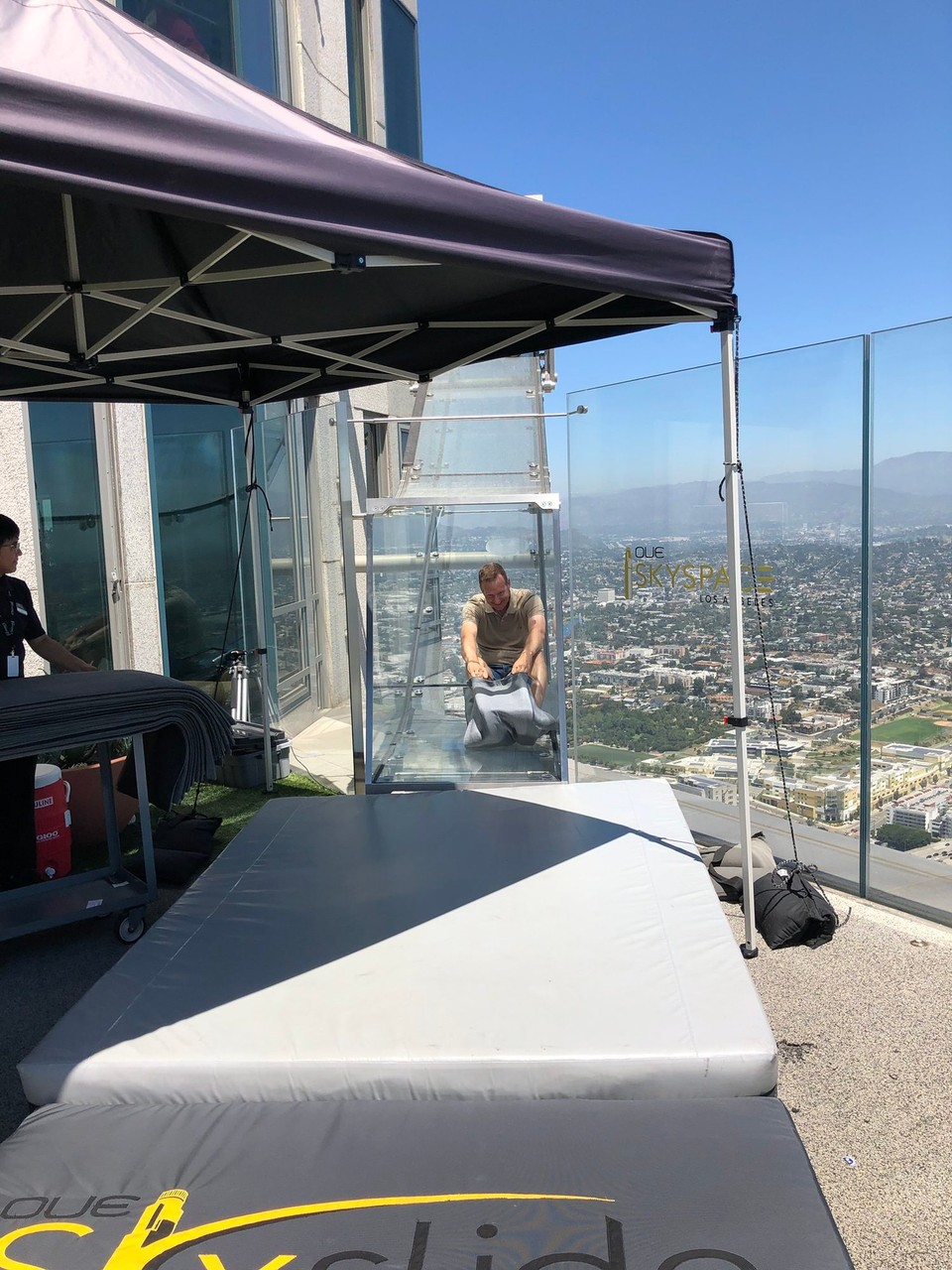 Vereinigte Staaten - San Diego - Außenliegende Glasrutsche mit toller Sicht beim OUE Skyspace
