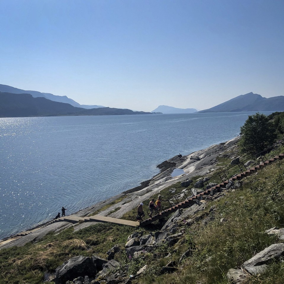 Norwegen - Grønligrotta - Am Rastplatz Hellåga