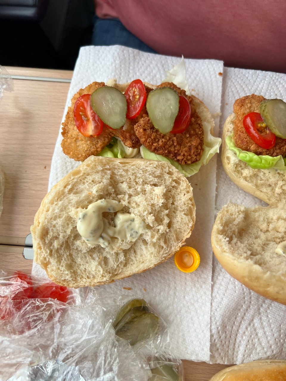 Deutschland - Kassel - Nur noch zusammenklappen und fertig ist das Frühstück. 