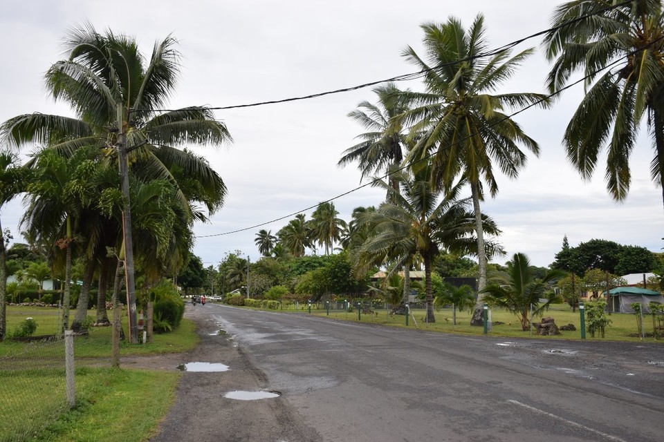 Cookinseln - Rarotonga - Die Hauptstraße, die einmal um die Insel führt