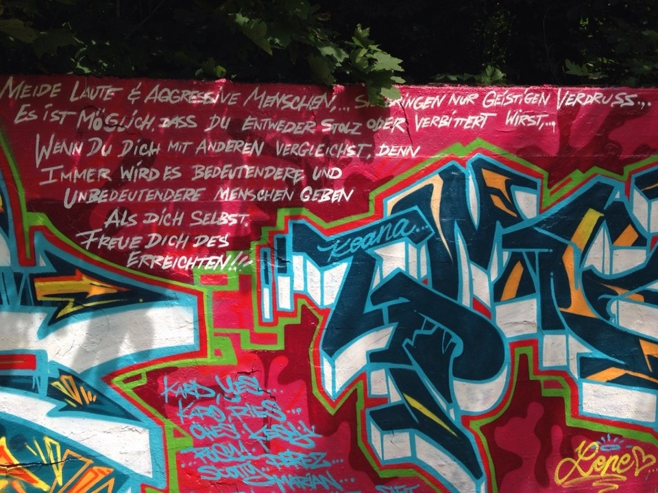 Deutschland - Mannheim - - Aha ;) ! Schlaue Worte auf Graffiti...