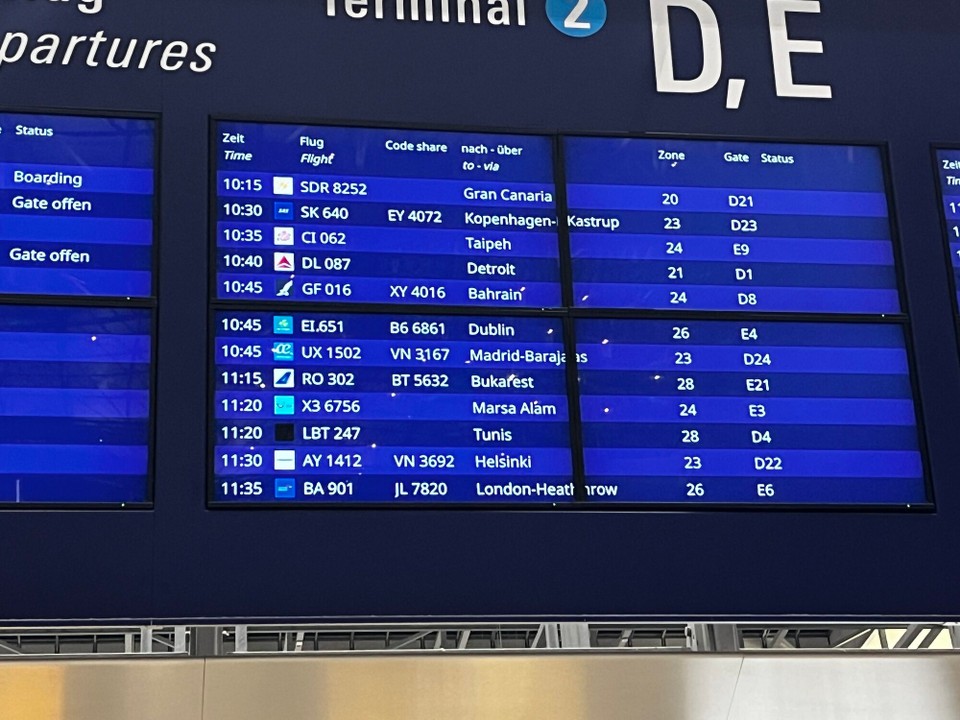 Deutschland - Frankfurt am Main - Flug nach Madrid