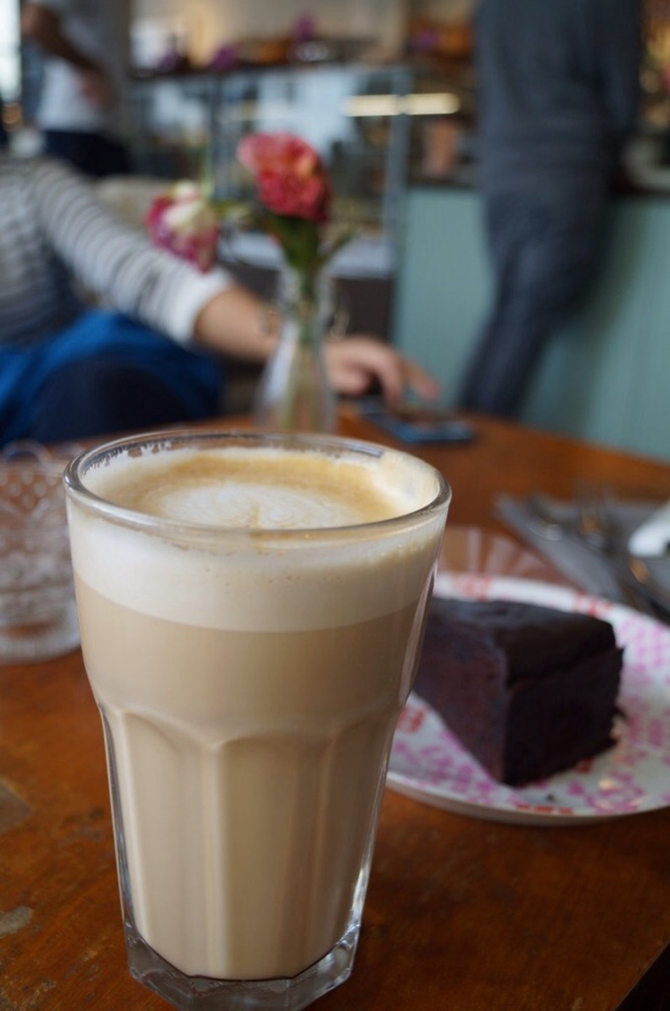 Norwegen - Molde - Cafe Latte war gut, schönes Ambiente, wie bei Oma zu Hause.