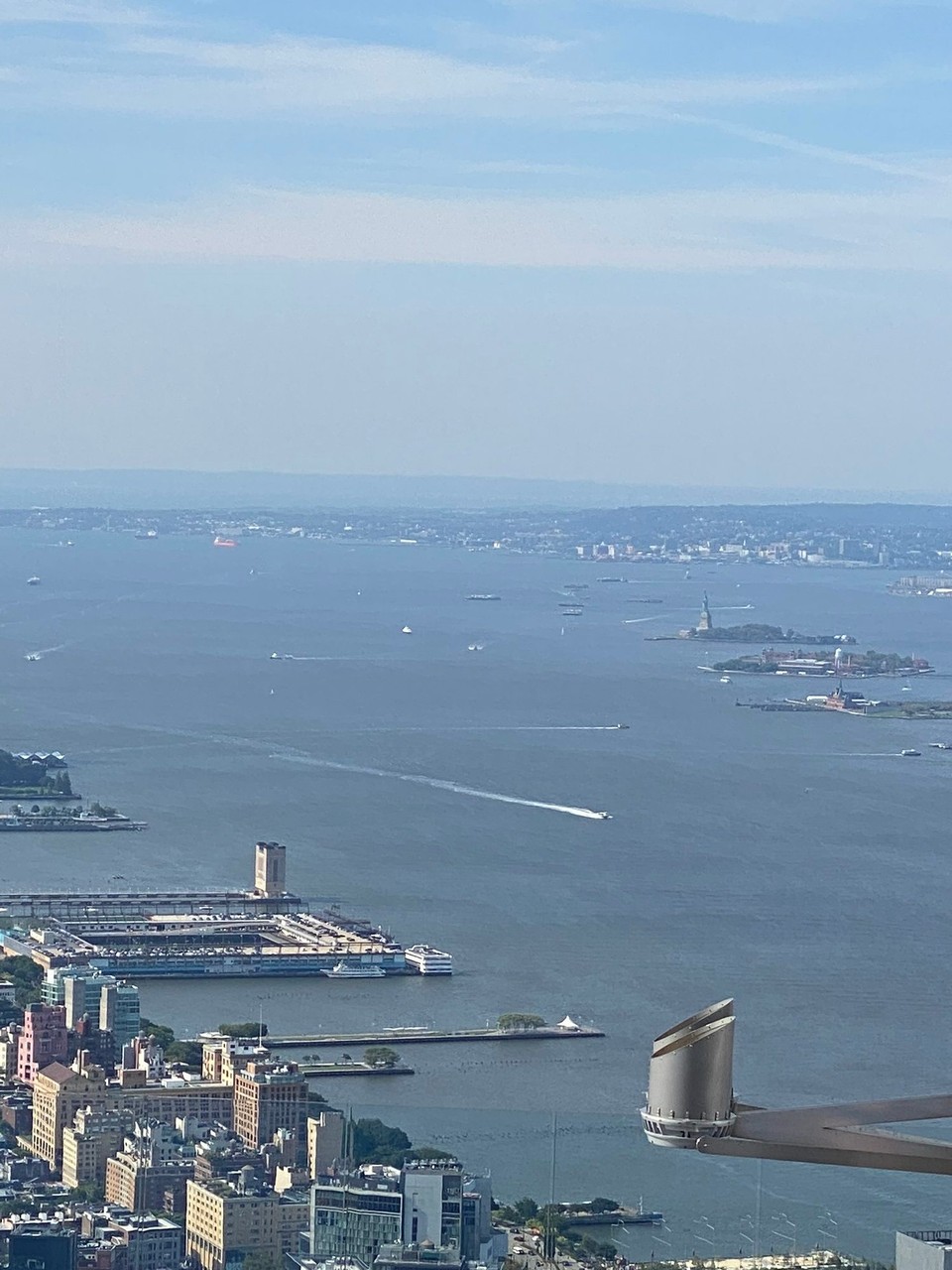 Vereinigte Staaten - New York - In der Ferne die Freiheitsstatue