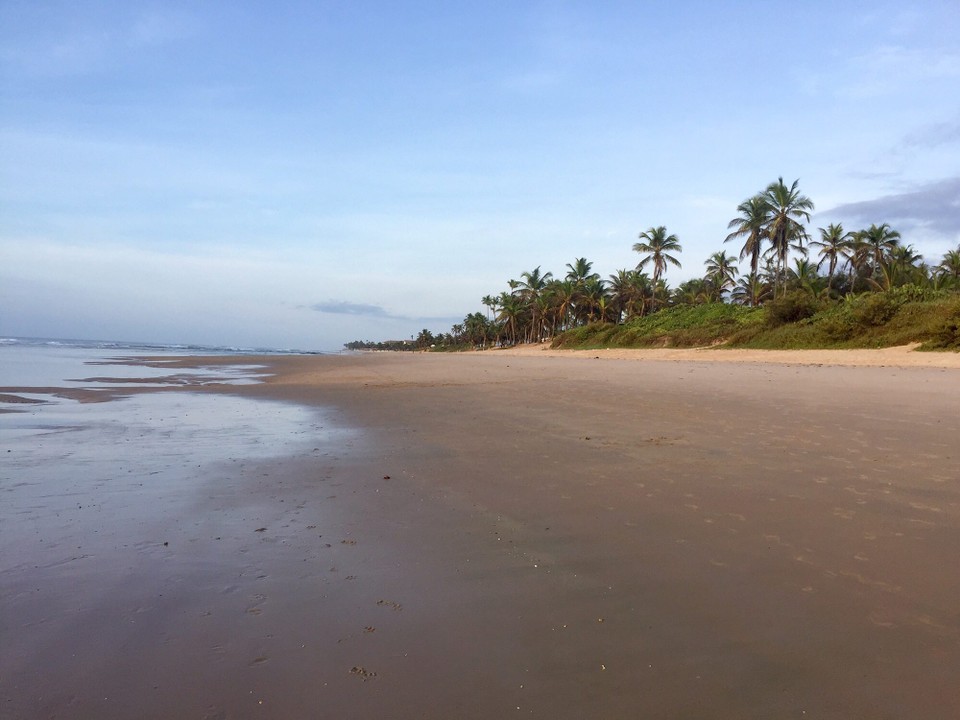 Brasilien - Praia do Flamengo - Strand bei Ebbe um 6.00 früh