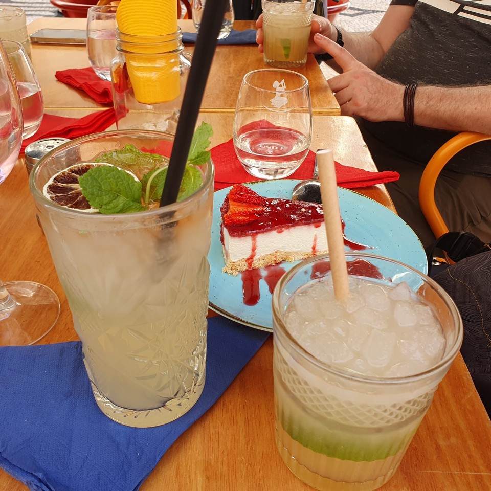 Portugal - Lissabon - Happy Hour..