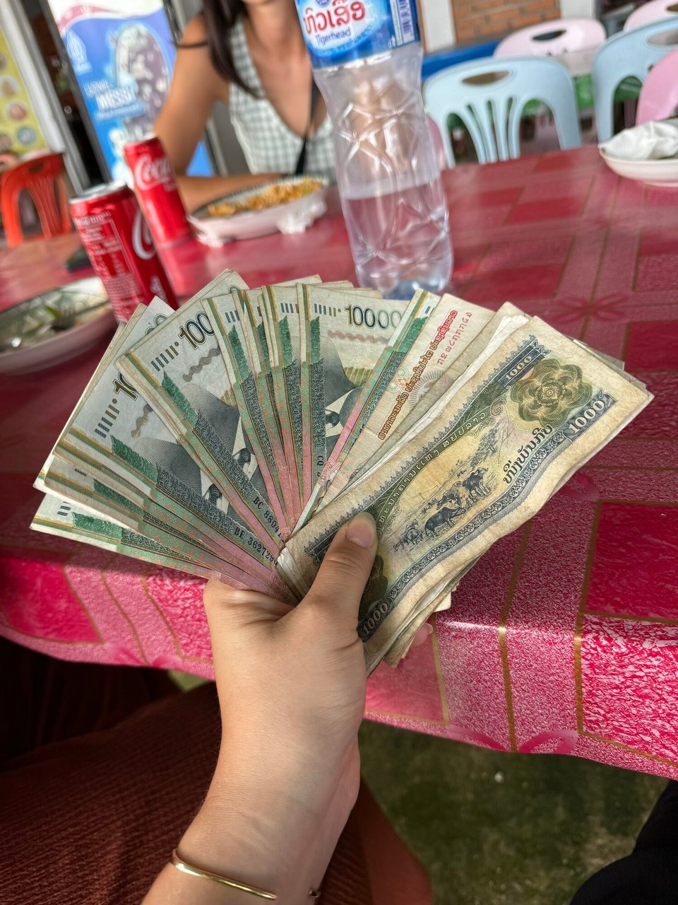 Laos - Luang Prabang - Für ein Mal Millionärin
