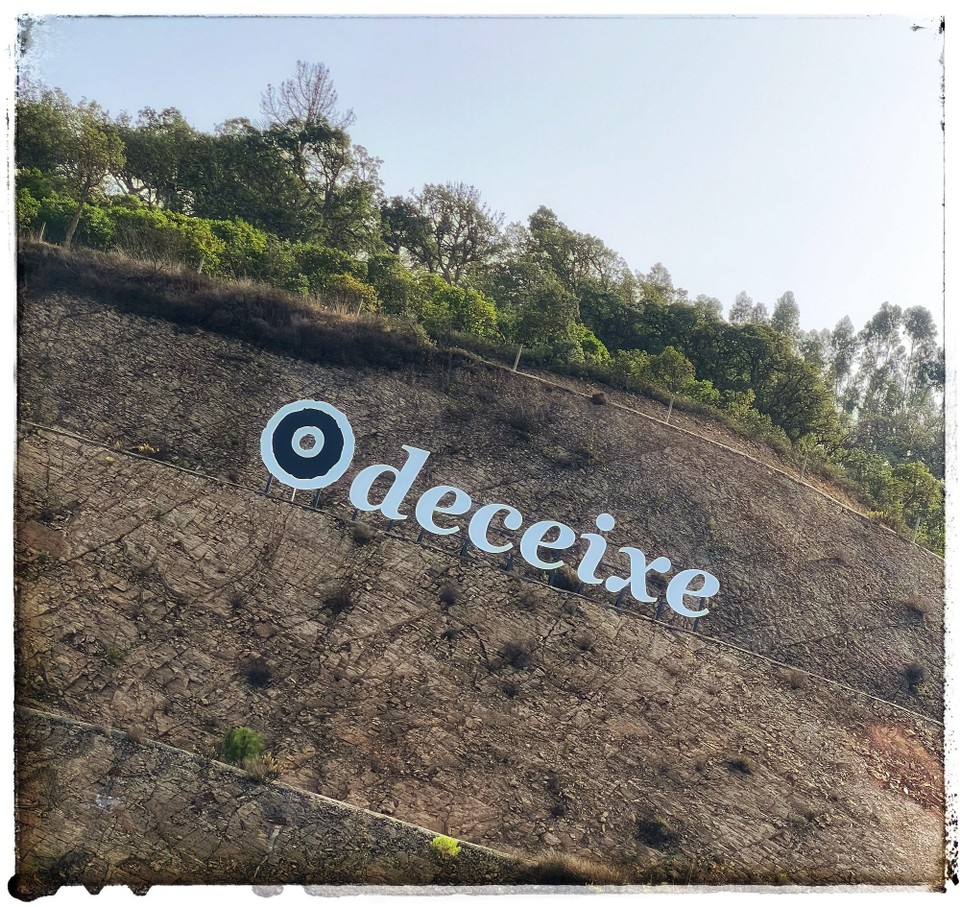 Portugal - São Teotónio - Ziel erreicht… fast! 
Das Hotel liegt natürlich auf dem Berg. 