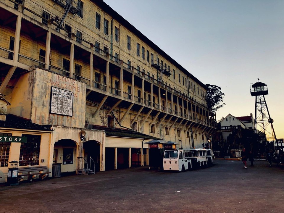 USA - San Francisco - ....Alcatraz bei Dämmerung