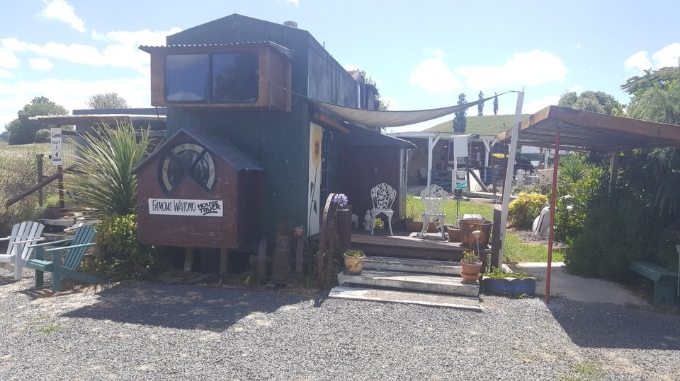 Neuseeland - Hangatiki - Der House Truck auf dem Campingplatz.